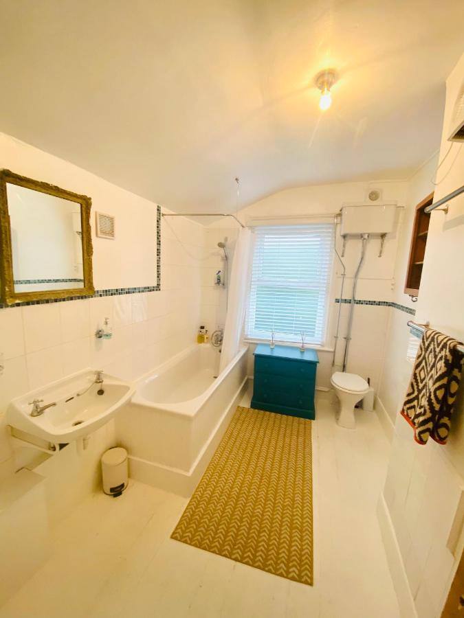 Lovely Seaside Town House Hastings Exterior photo
